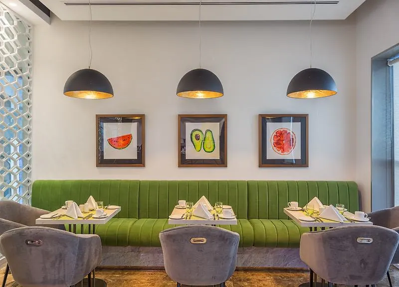 The First Collection Dubai Marina Otel
