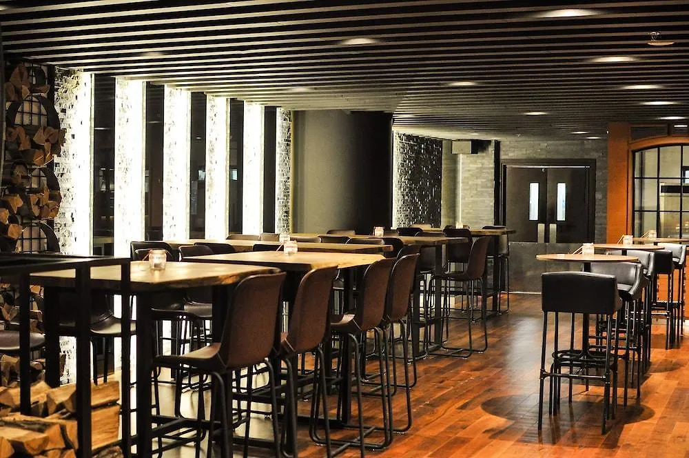 The First Collection Dubai Marina Hotel