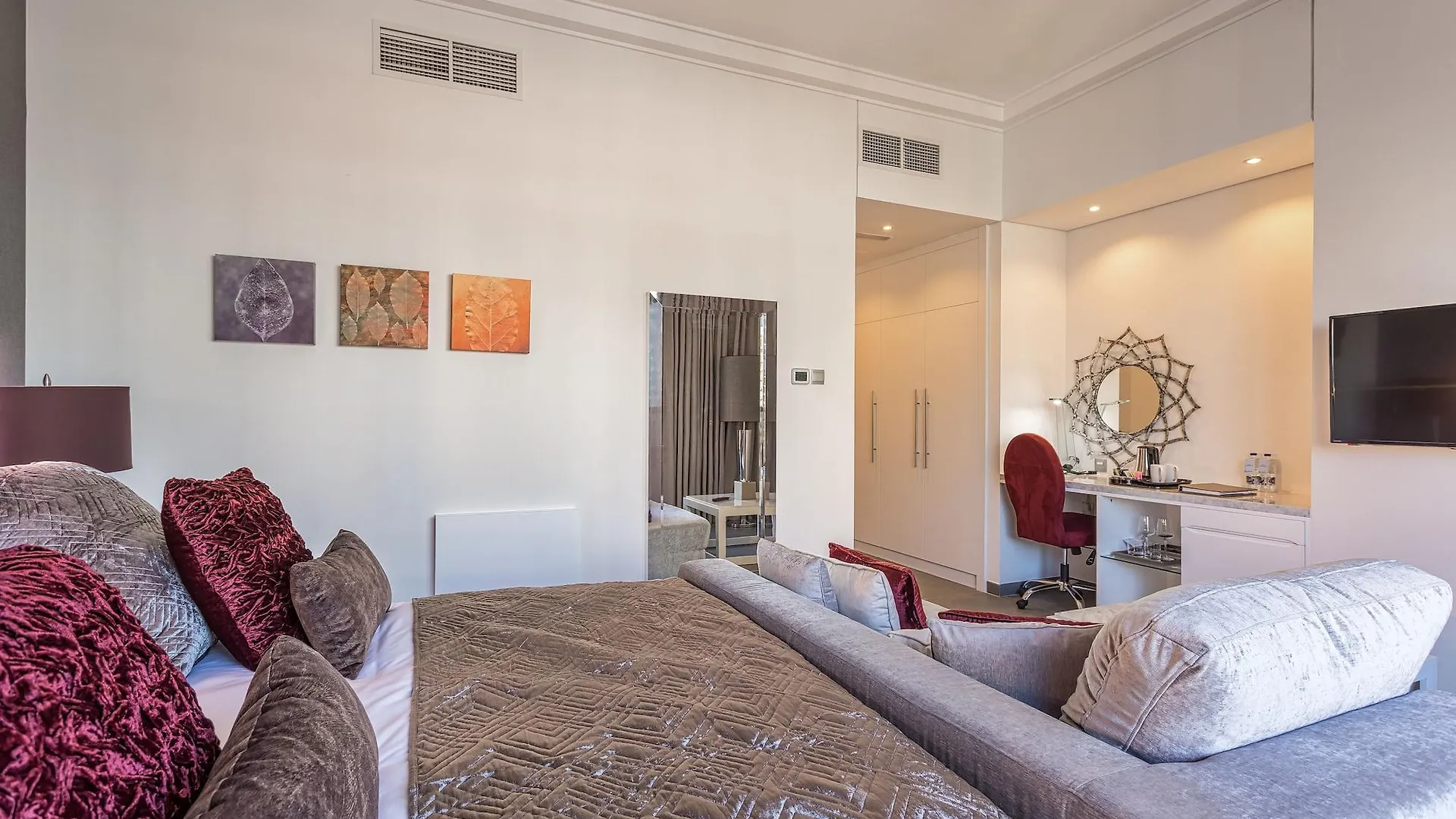 The First Collection Dubai Marina Hotel