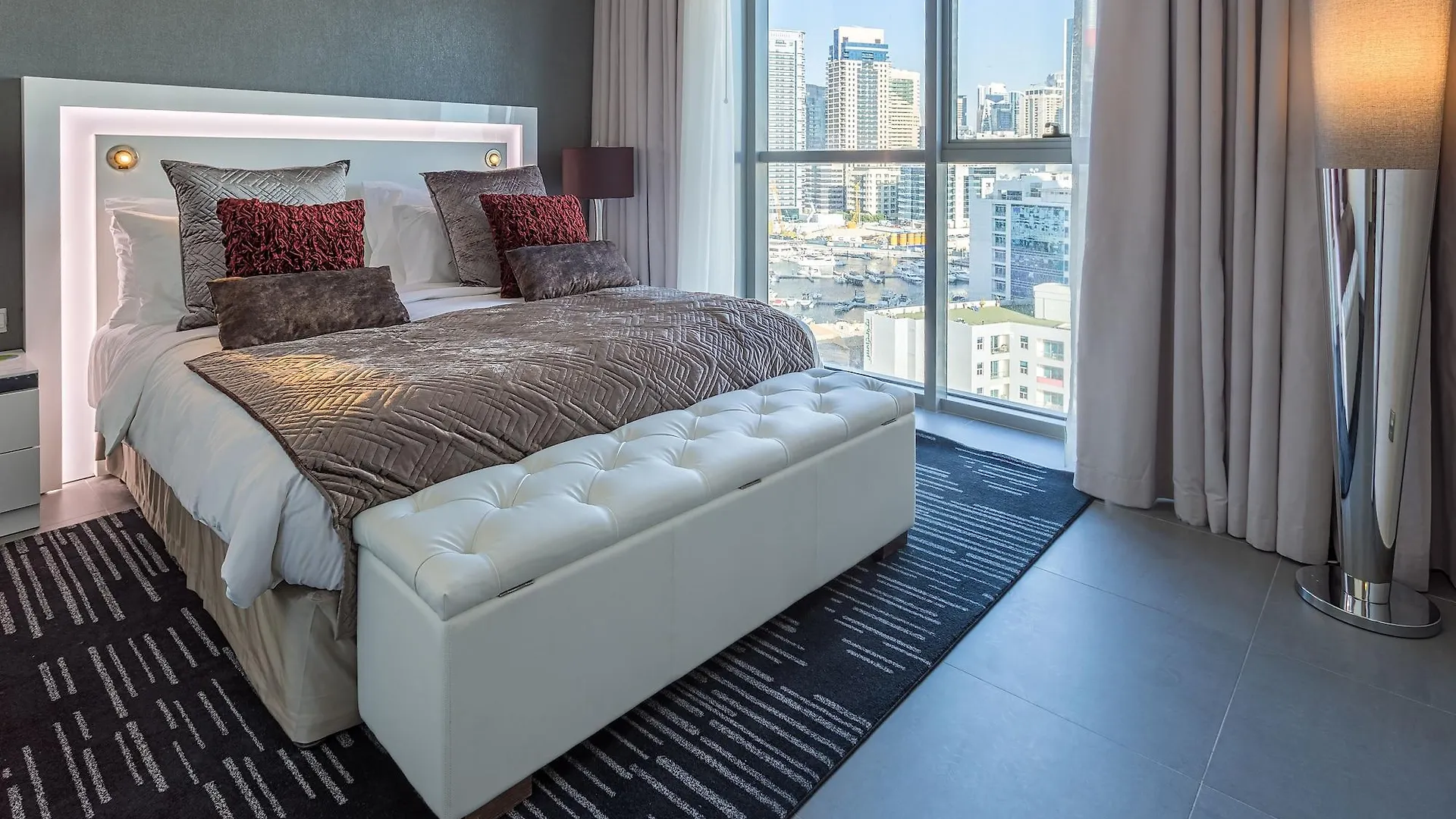 The First Collection Dubai Marina Hotel