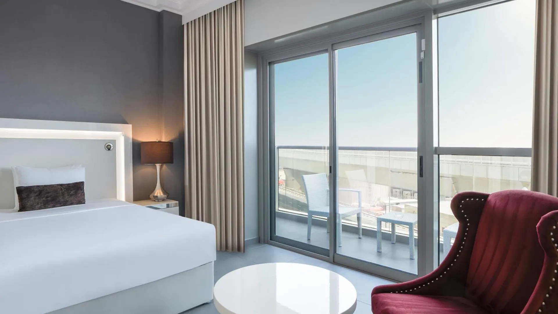 ****  The First Collection Dubai Marina Hotel United Arab Emirates