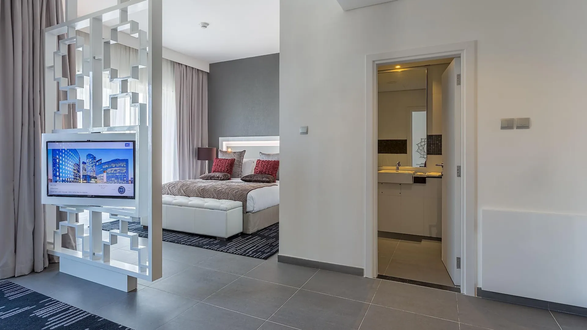 The First Collection Dubai Marina Hotel