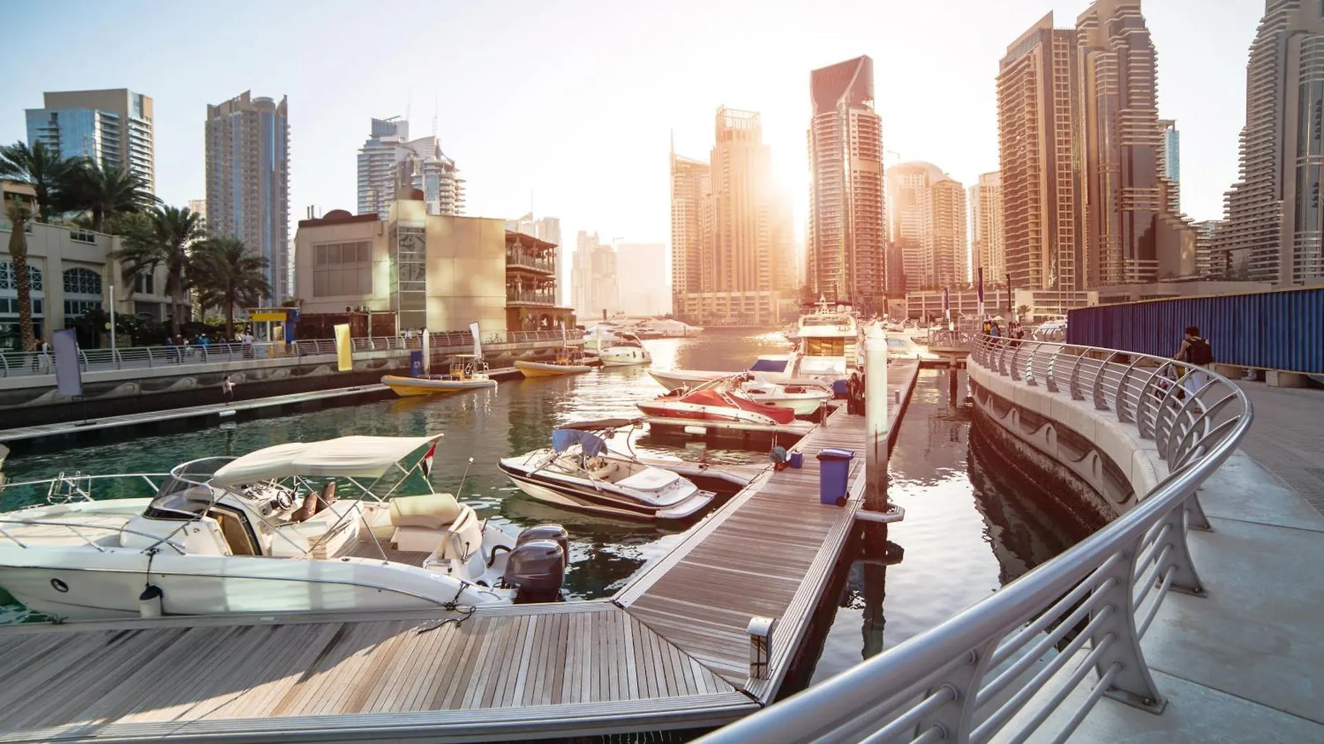 The First Collection Dubai Marina Hotel 4*,
